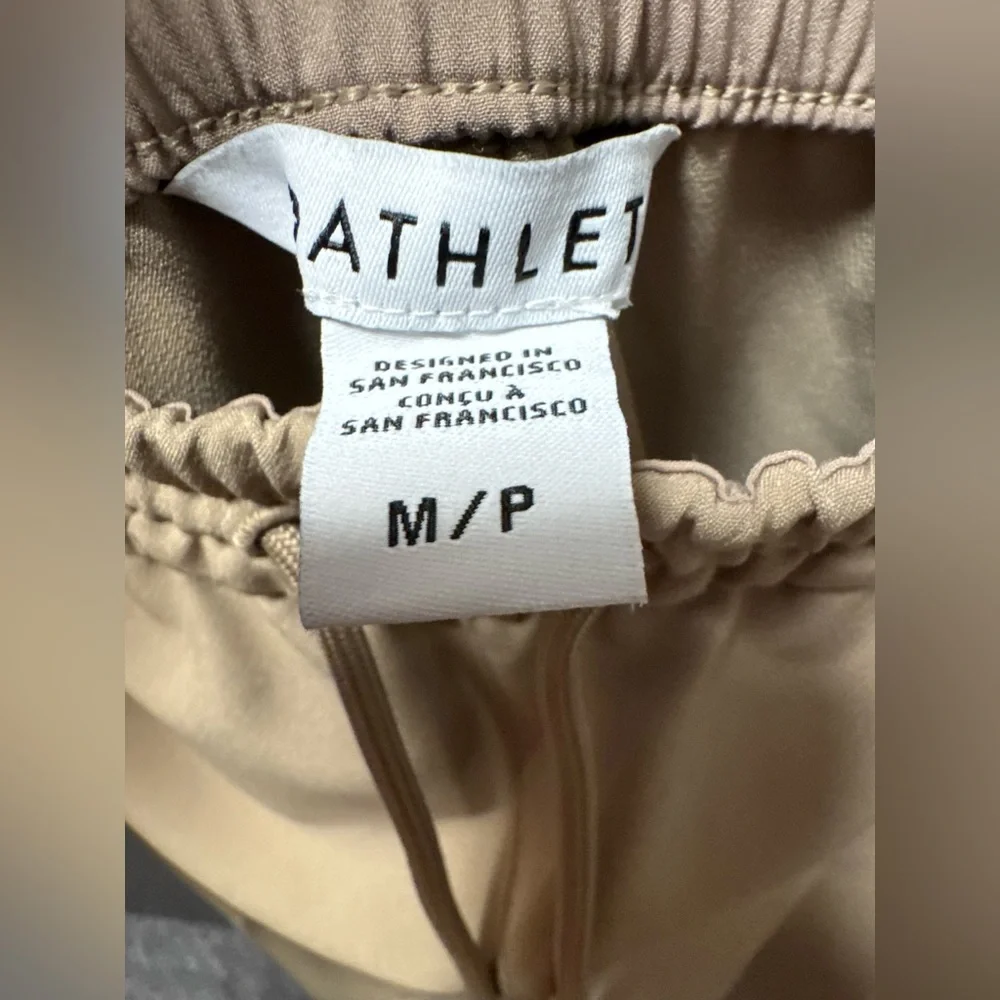 NWT Athleta Promenade High Rise Cargo Pants Brownstone Beige Tan Wide Size M/P - Picture 9 of 11